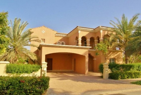 5 bedroom Villa to r...