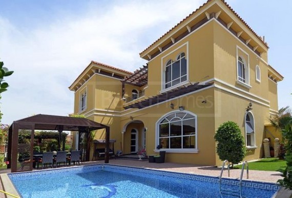 6 bedroom Villa for...