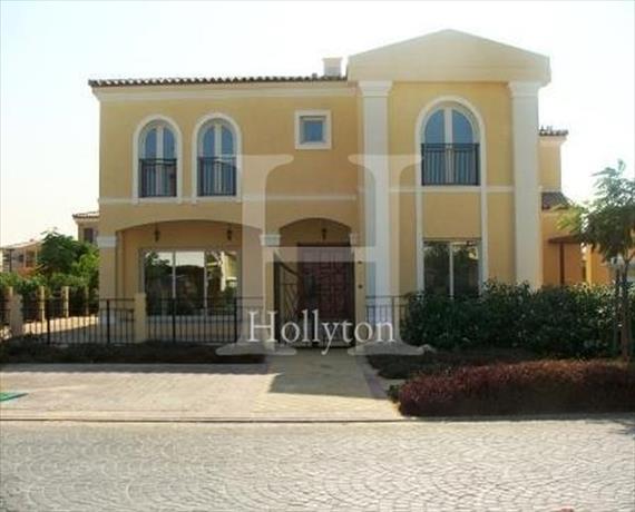 5 bedroom Villa to r...