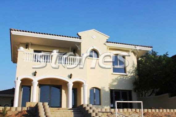 4 bedroom Villa for...