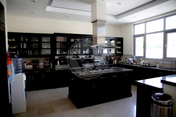 6 bedroom Villa for...
