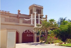 4 bedroom Villa for...