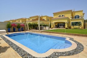 4 bedroom Villa to r...