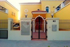 4 bedroom Villa to r...