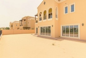 5 bedroom Villa for...