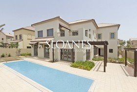 5 bedroom Villa to r...