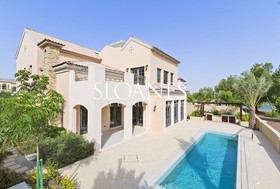 5 bedroom Villa to r...