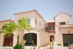 5 bedroom Villa to r...