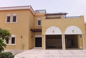 5 bedroom Villa to r...