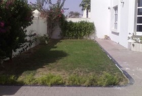 5 bedroom Villa to r...