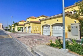 5 bedroom Villa to r...