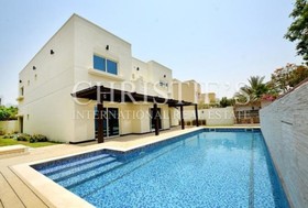 5 bedroom Villa to r...