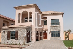 5 bedroom Villa to r...