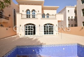 5 bedroom Villa to r...