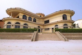 5 bedroom Villa to r...