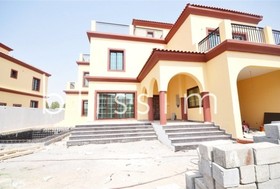 6 bedroom Villa to r...