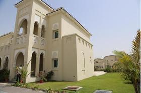 5 bedroom Villa to r...