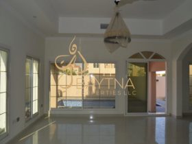 5 bedroom Villa to r...