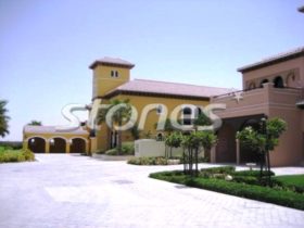 6 bedroom Villa for...