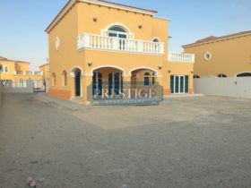 5 bedroom Villa to r...