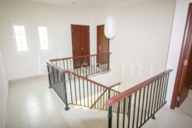 5 bedroom Villa to r...