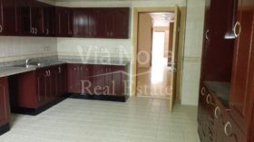 5 bedroom Villa to r...